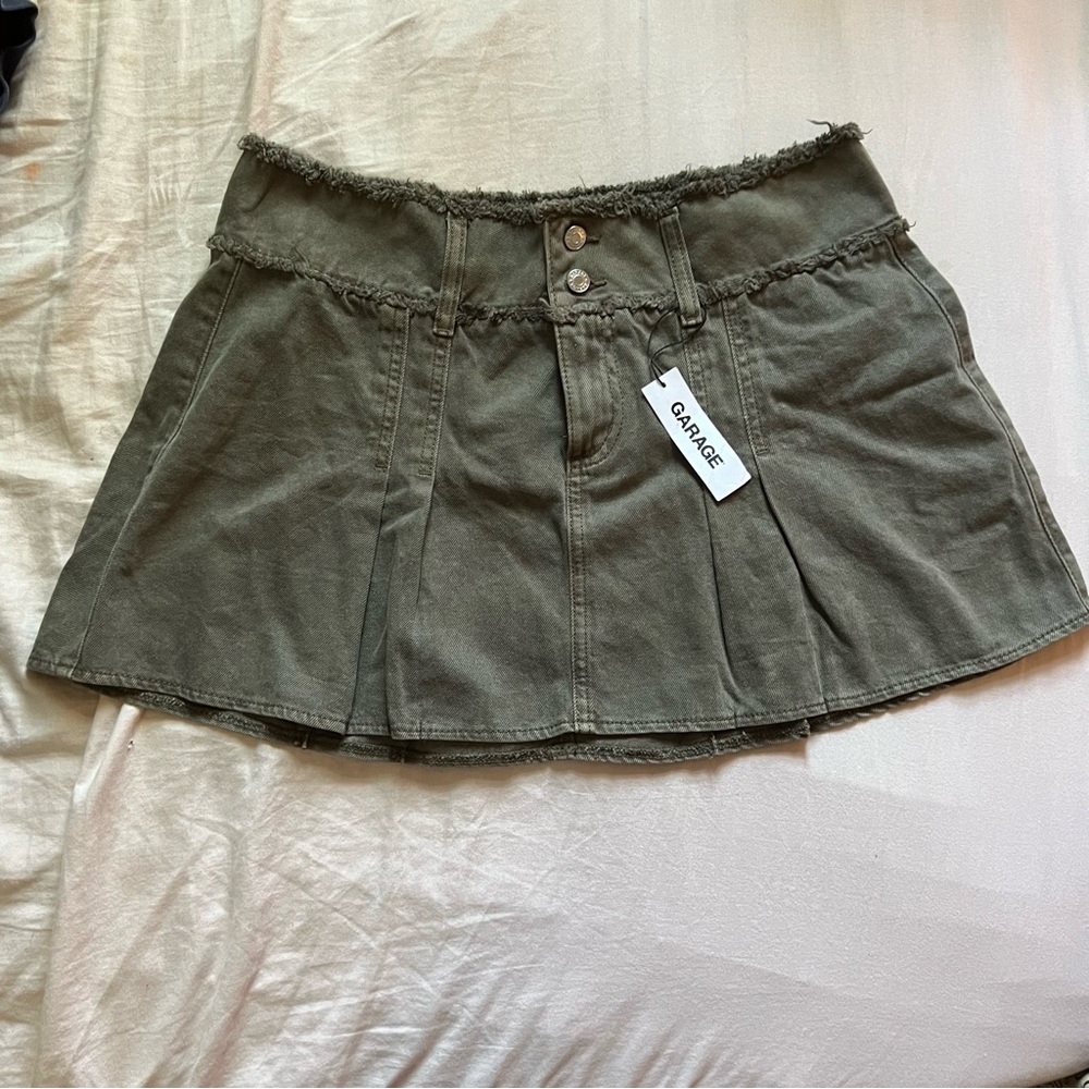 NWT garage green skirt